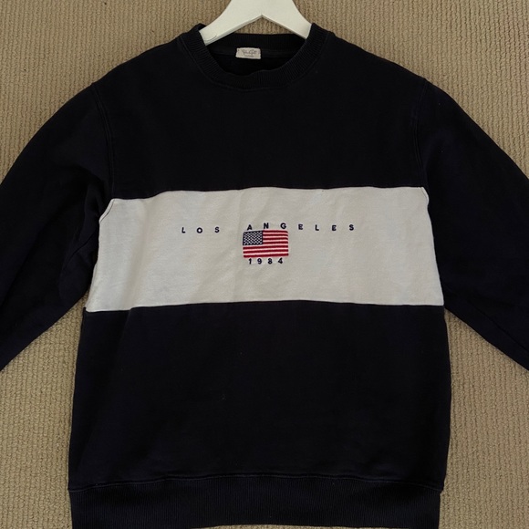 Brandy Melville Los Angeles Crewneck Sweatee - Picture 5 of 6